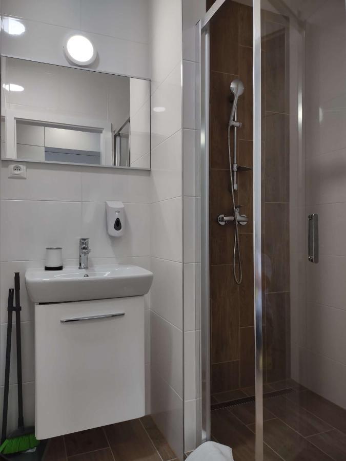 Podhájska Apartman Kyjev 2 מראה חיצוני תמונה