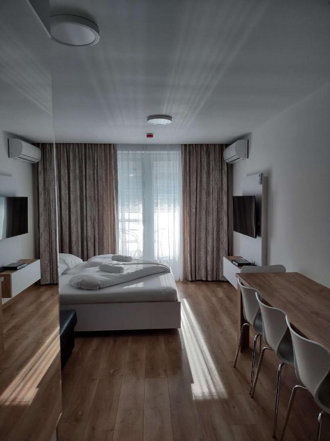 Podhájska Apartman Kyjev 2 מראה חיצוני תמונה