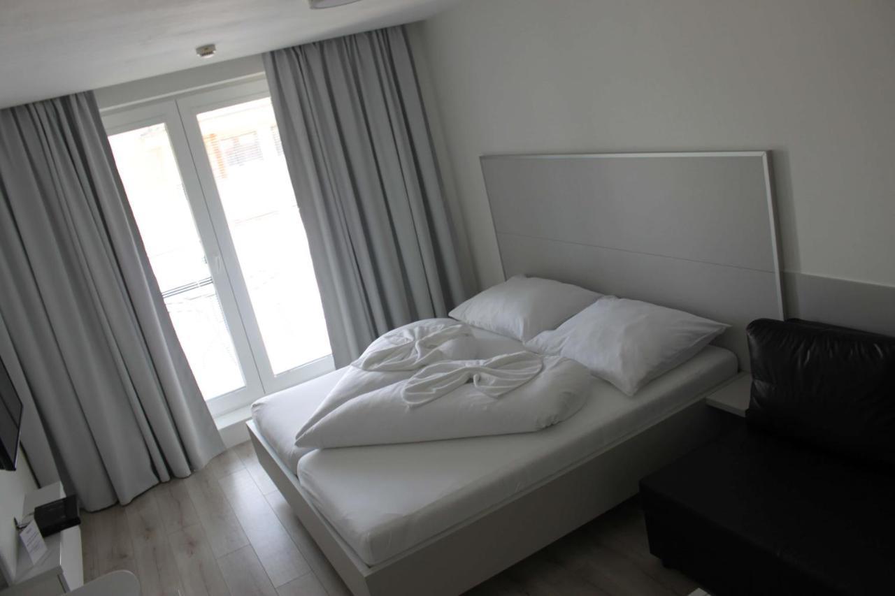 Podhájska Apartman Kyjev 2 מראה חיצוני תמונה