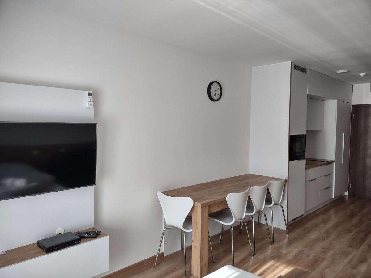 Podhájska Apartman Kyjev 2 מראה חיצוני תמונה