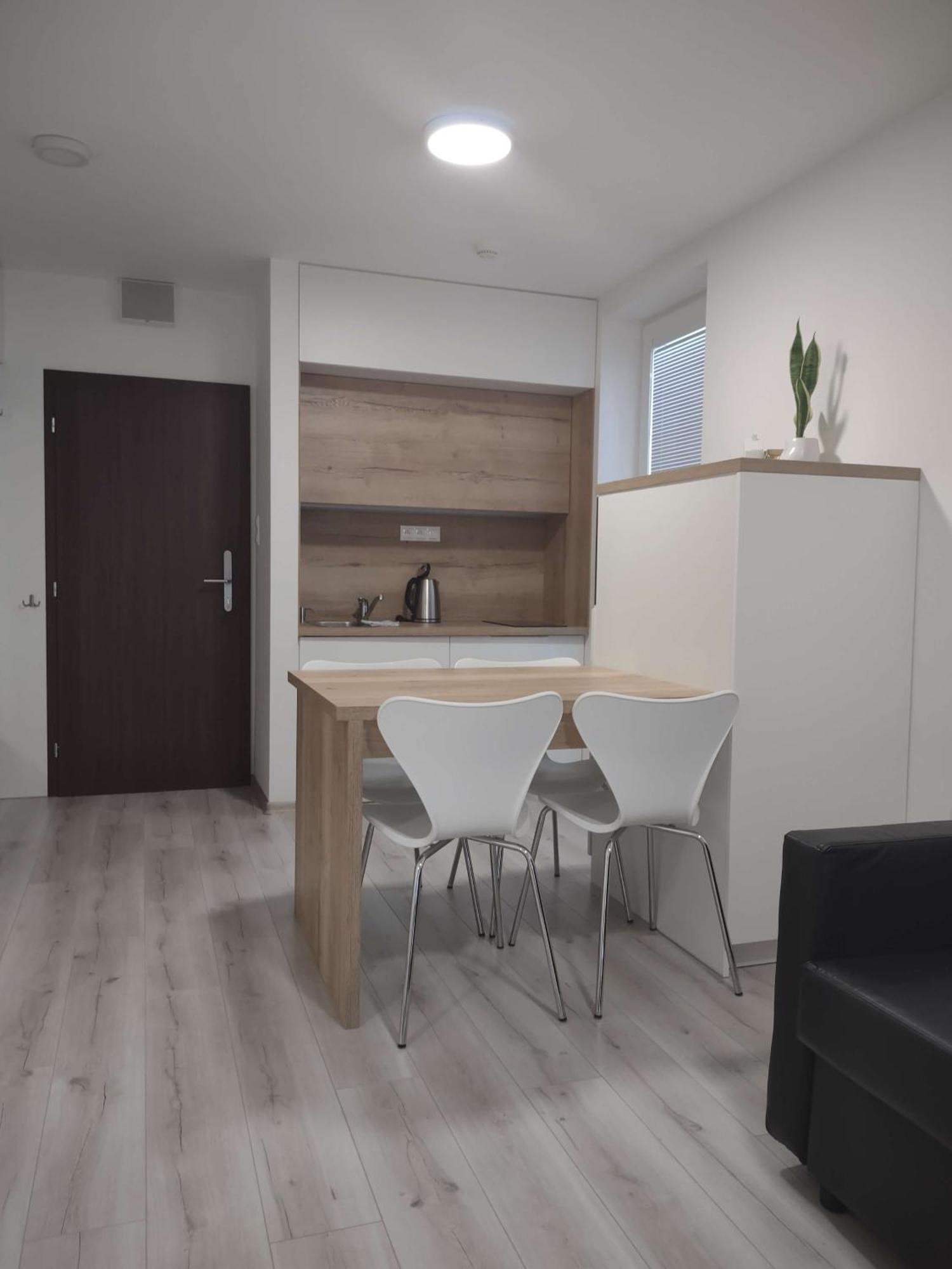 Podhájska Apartman Kyjev 2 מראה חיצוני תמונה