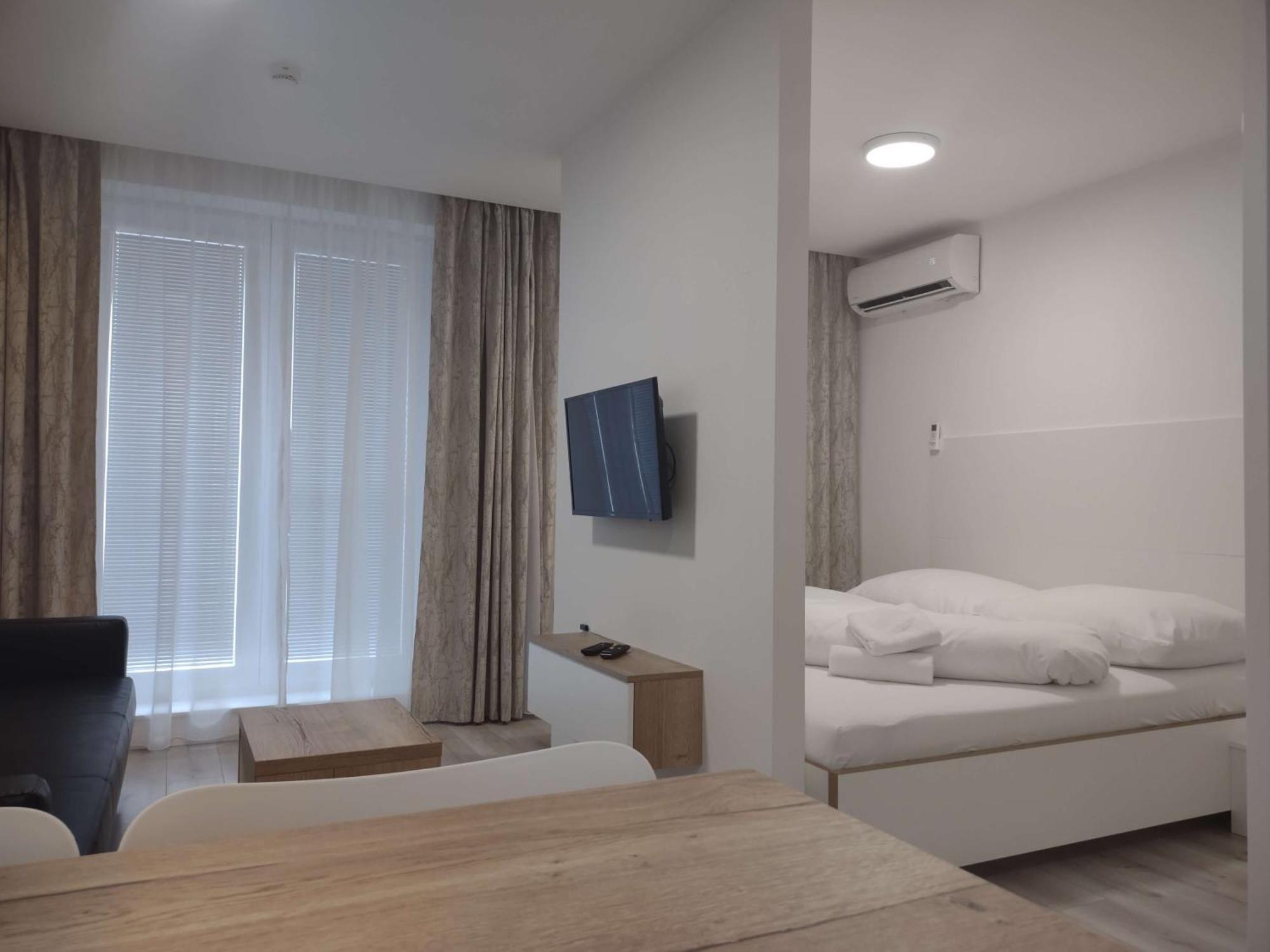 Podhájska Apartman Kyjev 2 מראה חיצוני תמונה